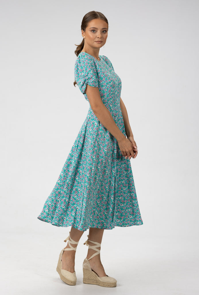Rochie de vascoza cu imprimeu floral si slit